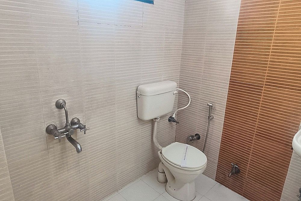 Classic Triple Room, City View