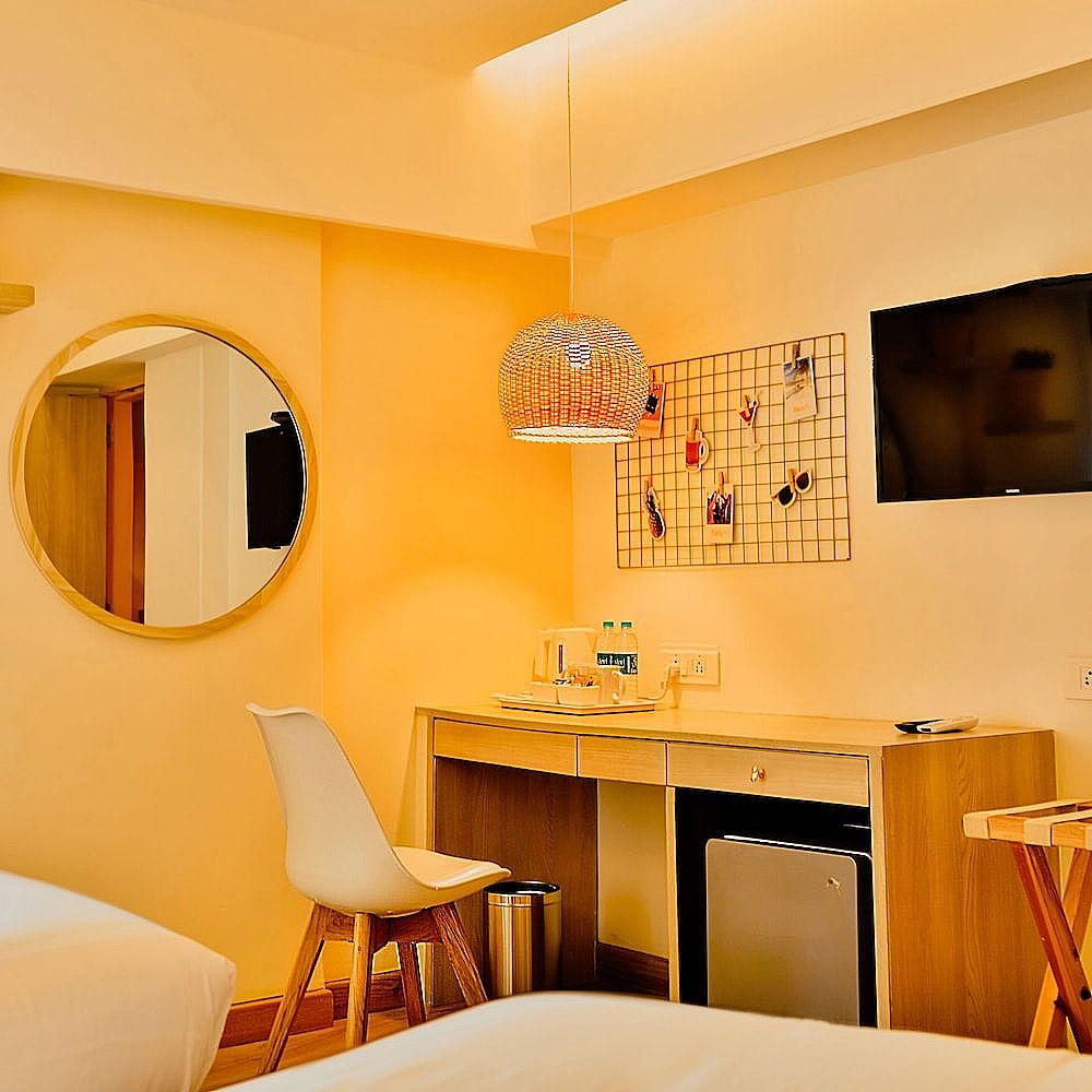 Bloom Hotel - Juhu Standard Twin Room 12