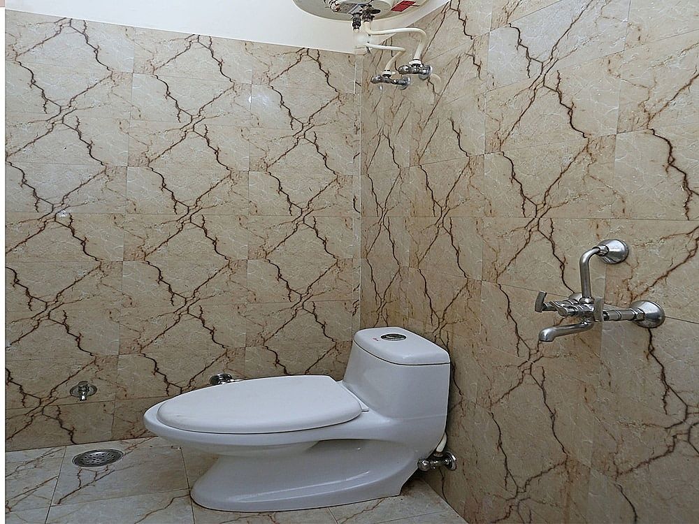 OYO 11540 Hotel Royal INN Double or Twin Room 6