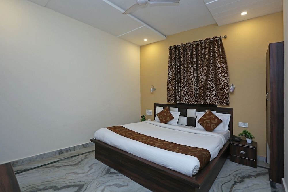 OYO 11540 Hotel Royal INN Double or Twin Room