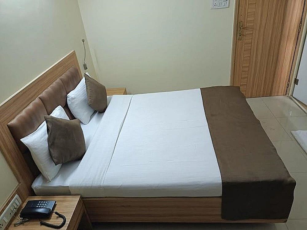 Yogi Broadway Executive Room 3