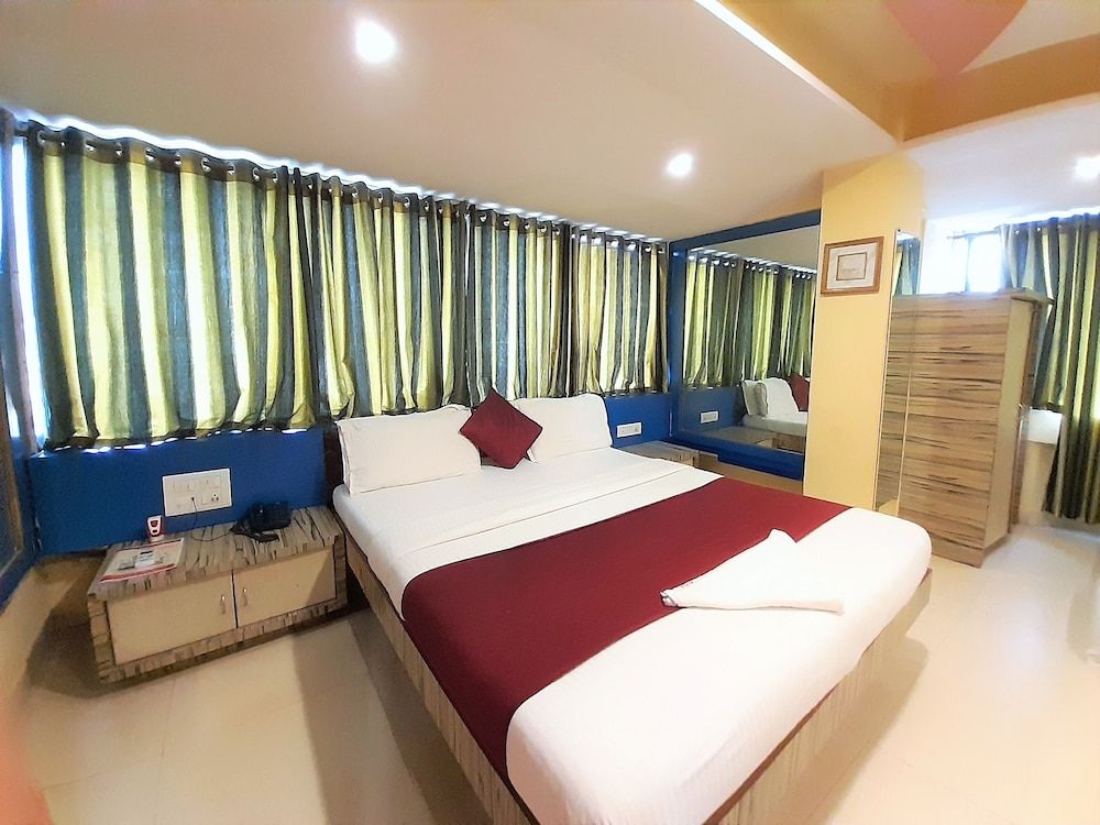 undefined Hexa Executive