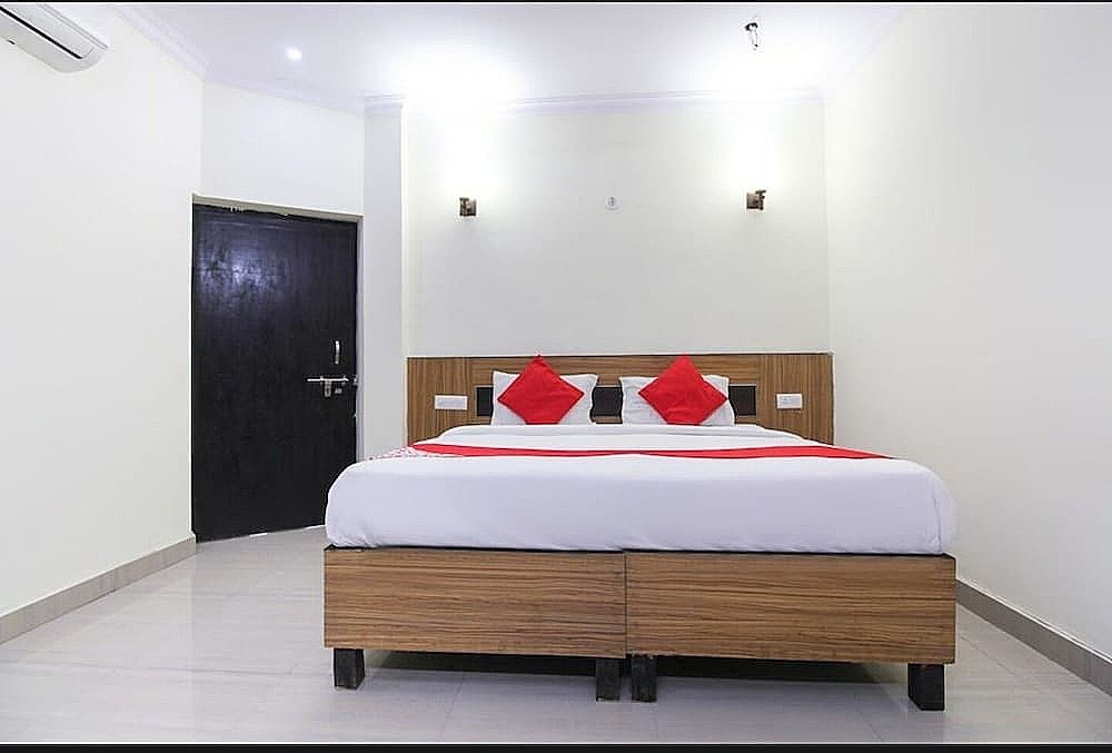 Hotel Taj Paradise Family Double Room 5