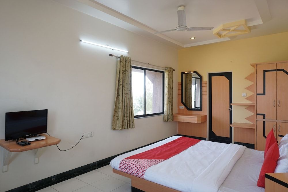 OYO 24487 Hotel Raj Regency Standard Room 6