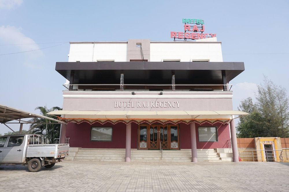 undefined OYO 24487 Hotel Raj Regency