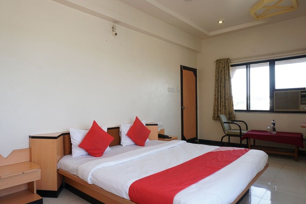 undefined OYO 24487 Hotel Raj Regency 9