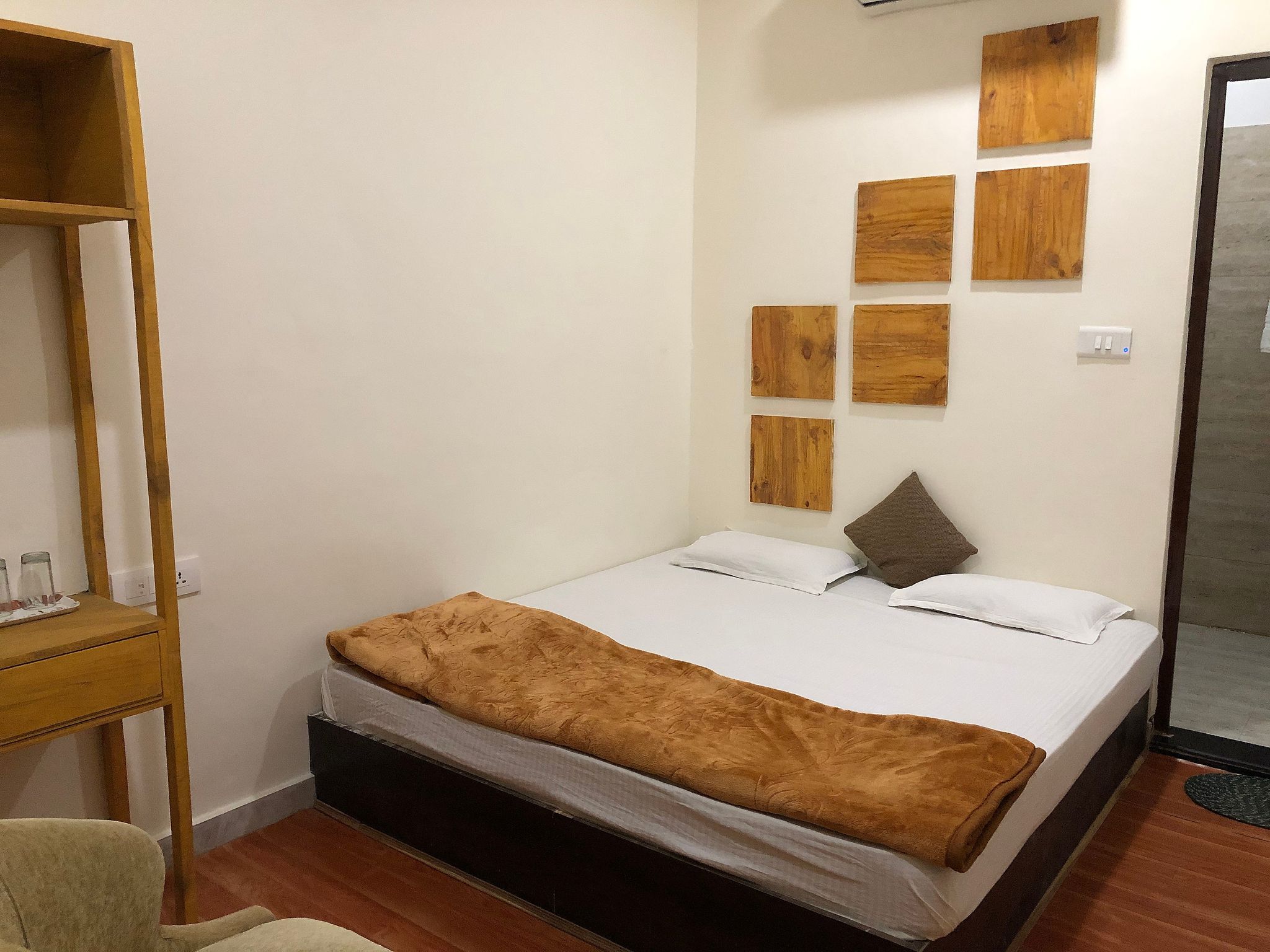 Madpackers Hostel Agra Standard Double Ensuite 4