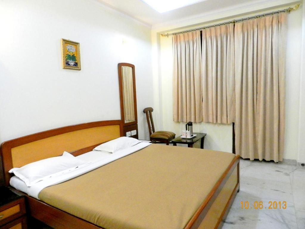 Deluxe Double Room Single Use