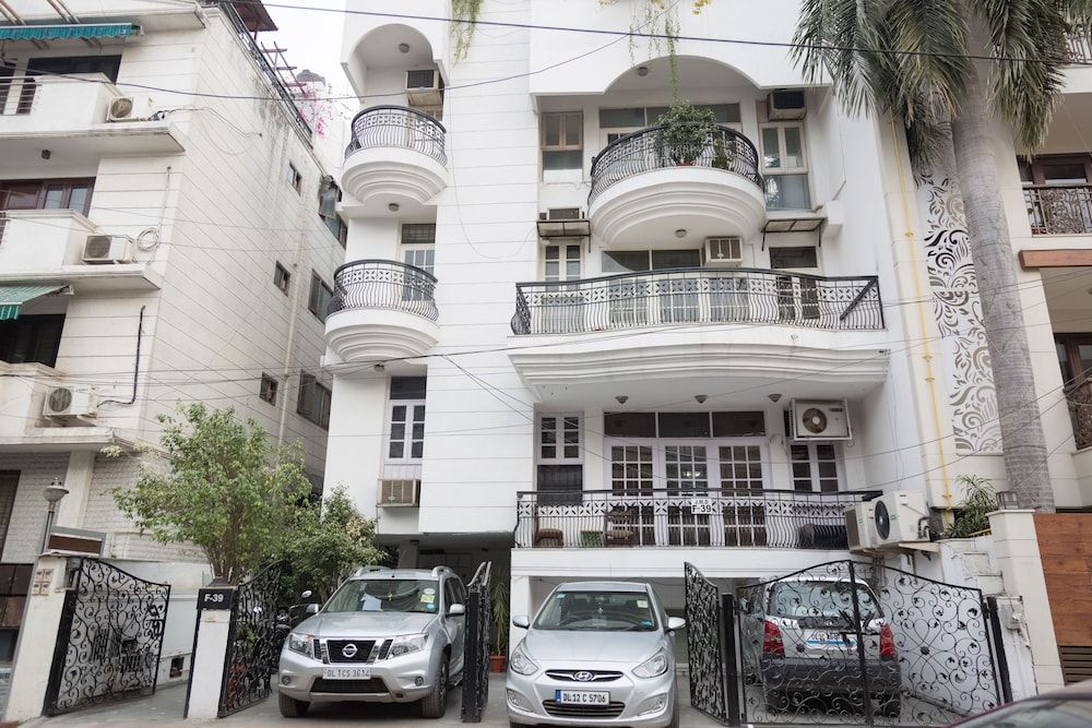 undefined Under My Roof Green Park 4