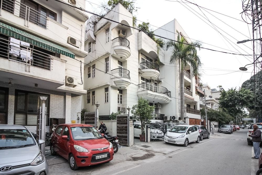 undefined Under My Roof Green Park 9