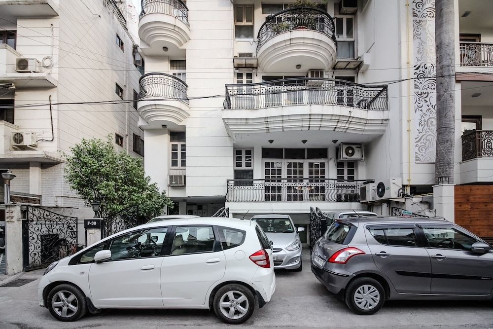 undefined Under My Roof Green Park 5