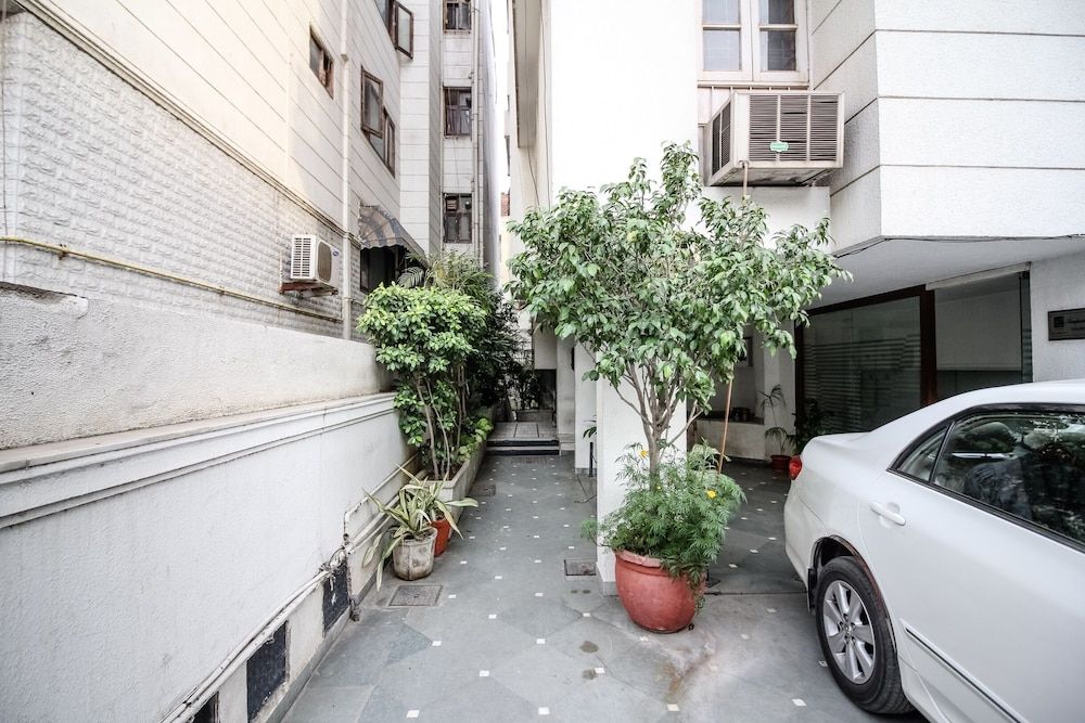 undefined Under My Roof Green Park 10