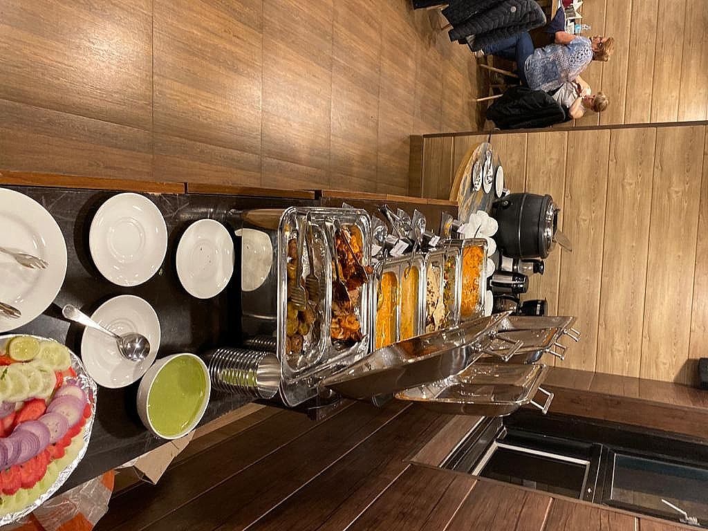 Food & Dining
