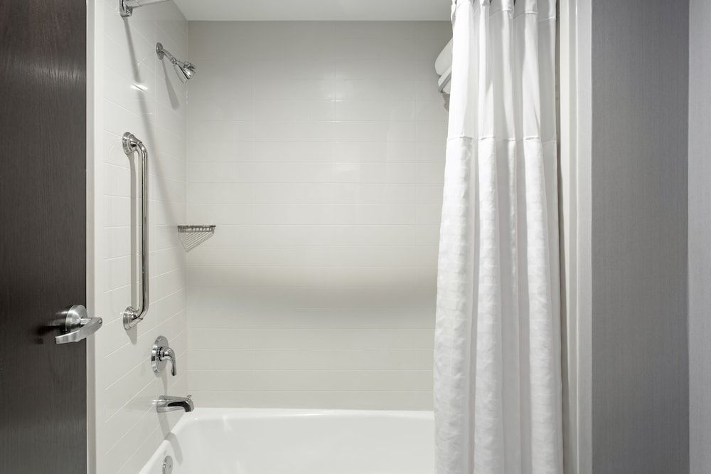Room, Multiple Beds (High Floor)
