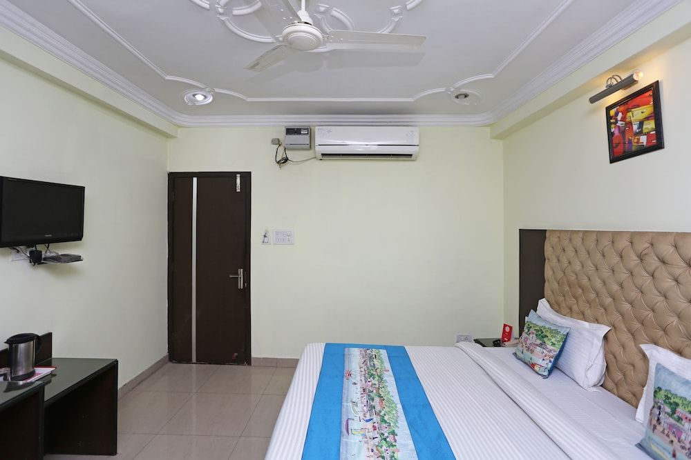 undefined OYO 8909 Hotel Grand 7