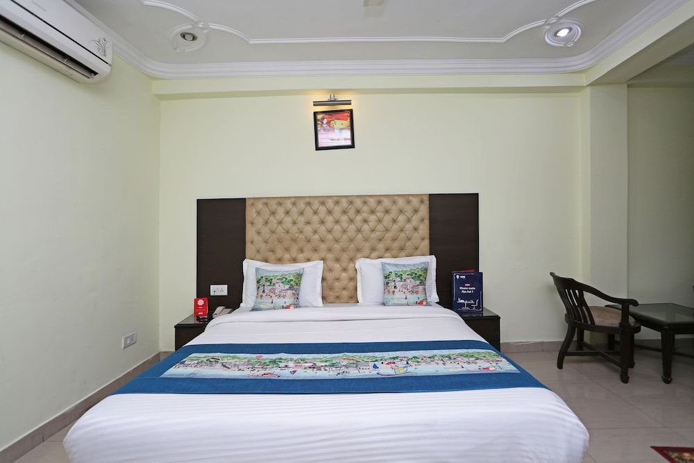 undefined OYO 8909 Hotel Grand 8