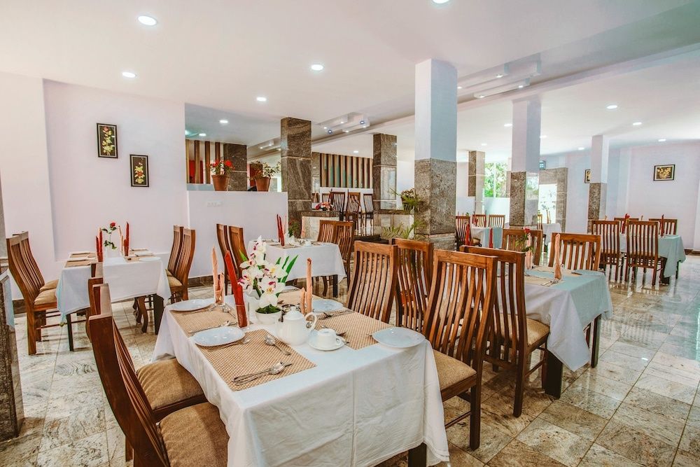 Food & Dining