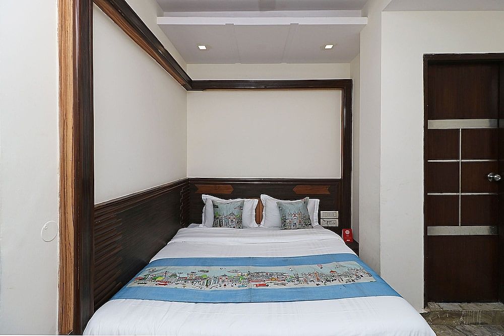 OYO 5494 Hotel Odeon Continental Double or Twin Room 2