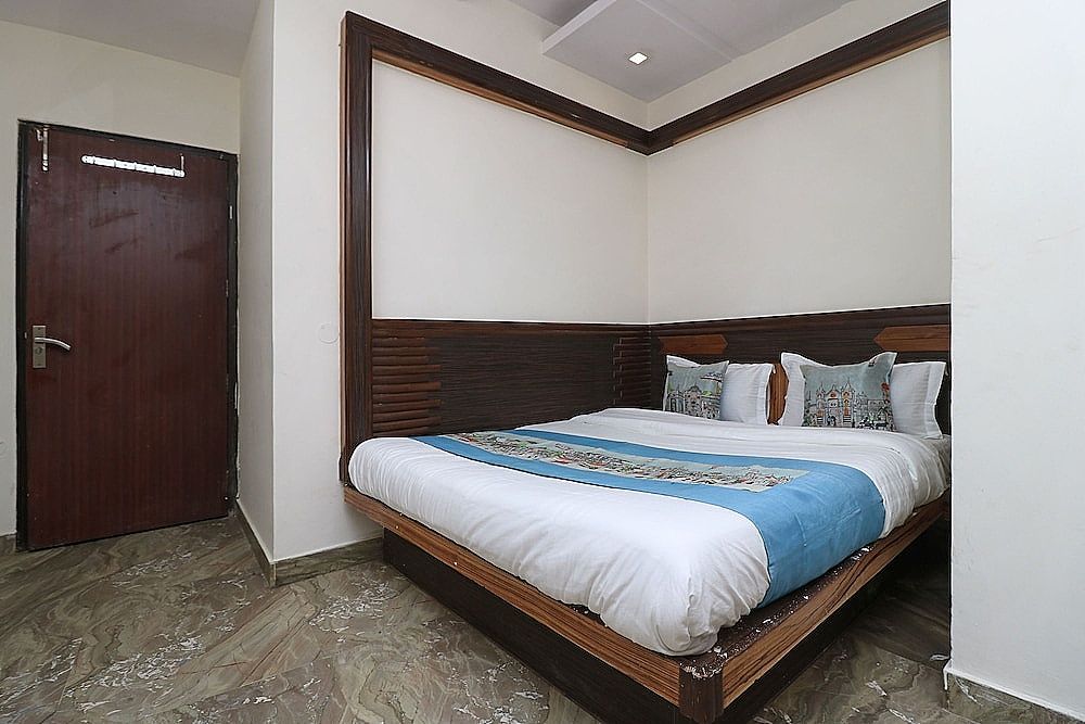 OYO 5494 Hotel Odeon Continental Double or Twin Room 3