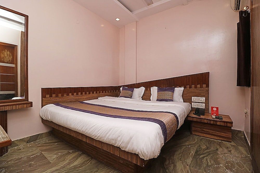 OYO 5494 Hotel Odeon Continental Double or Twin Room