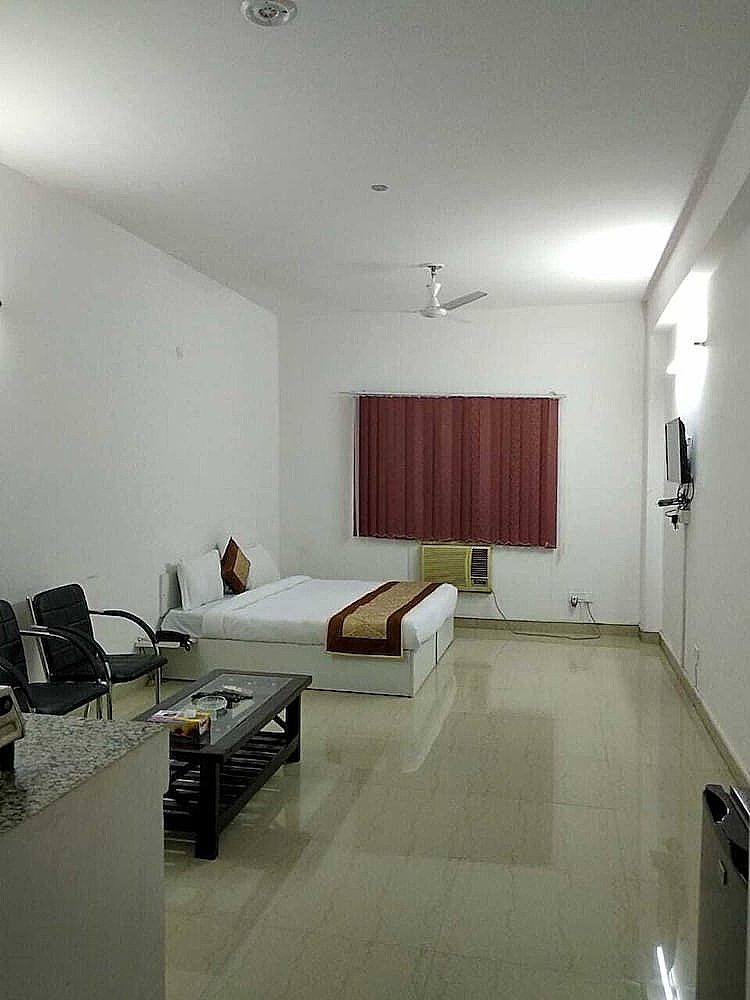 Side Image 2