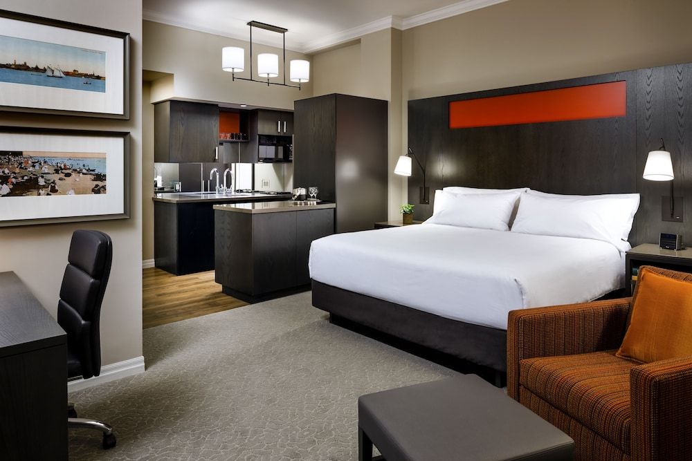 undefined One King West Hotel & Residence 4