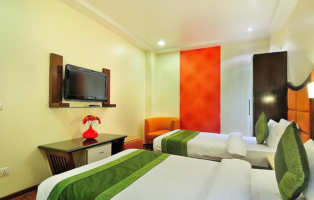 Hotel Aura @ New Delhi Railway Station Deluxe Room 2