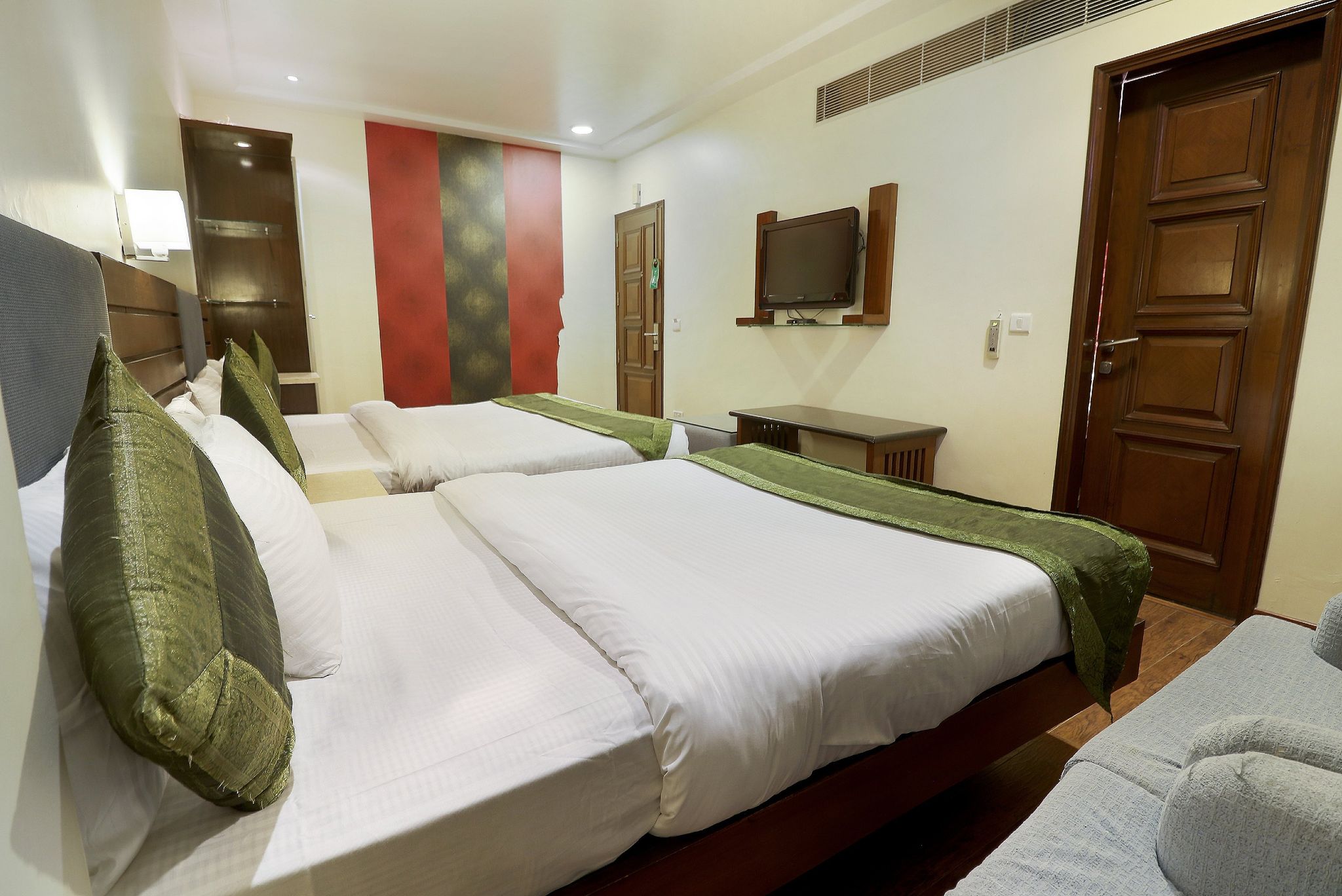 Triple Room