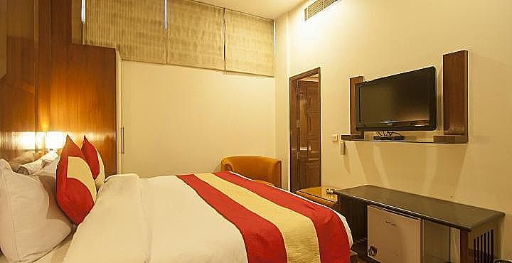 Aura Suite with Private Jacuzzi