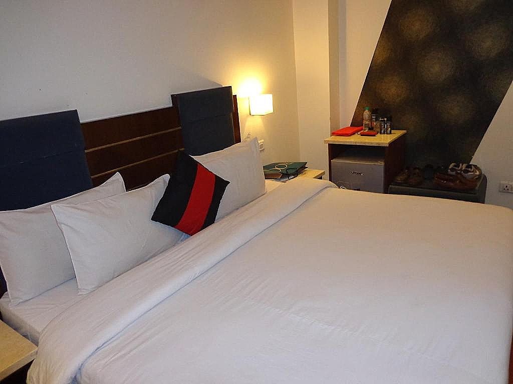 Hotel Aura @ New Delhi Railway Station Deluxe Room 3