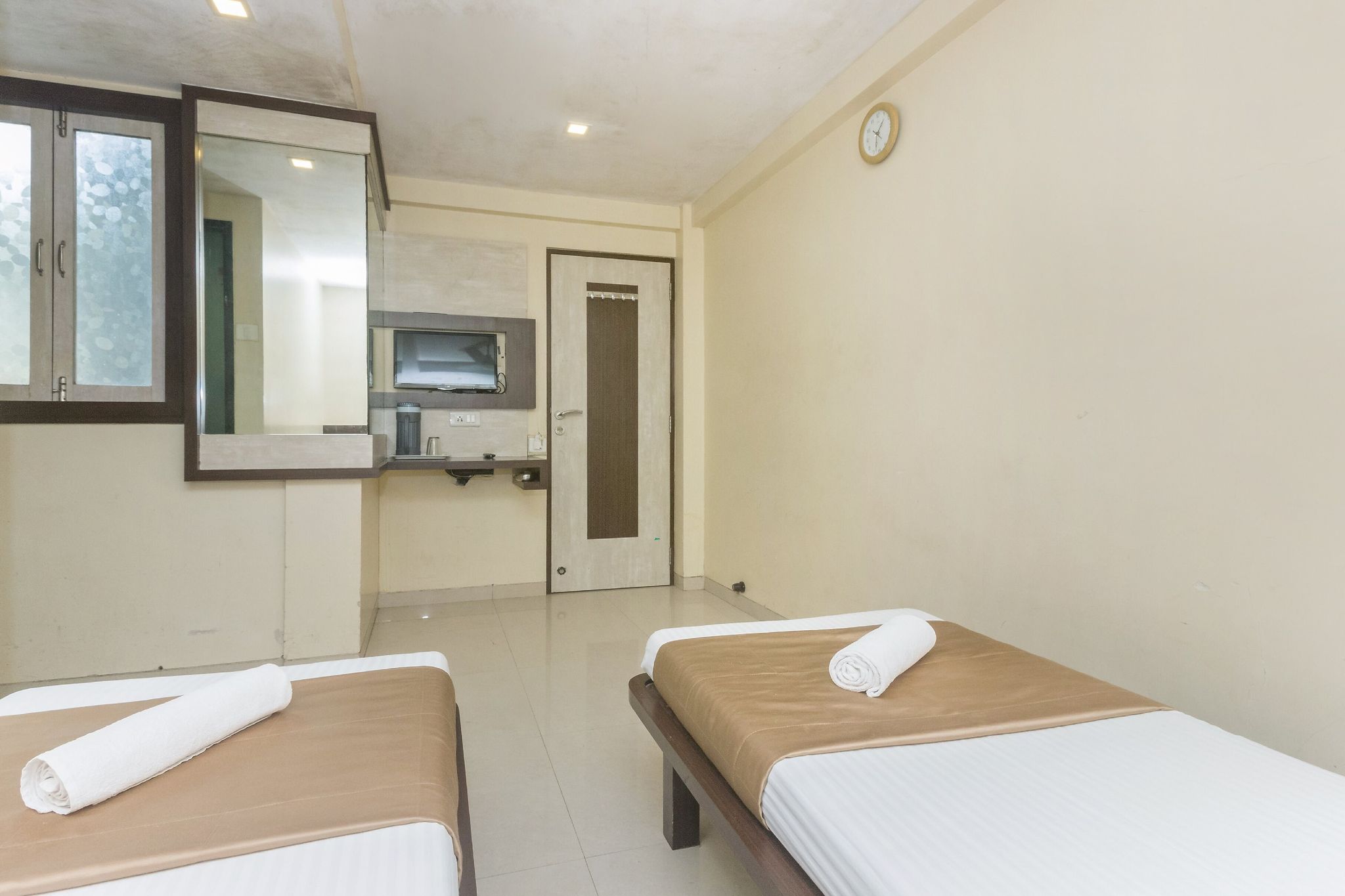 undefined Hotel Apex Regency 10