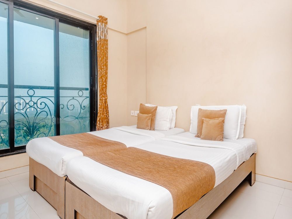TULIIPSTAYS - Vikhroli Mayfair Hillcrest Deluxe Room 5