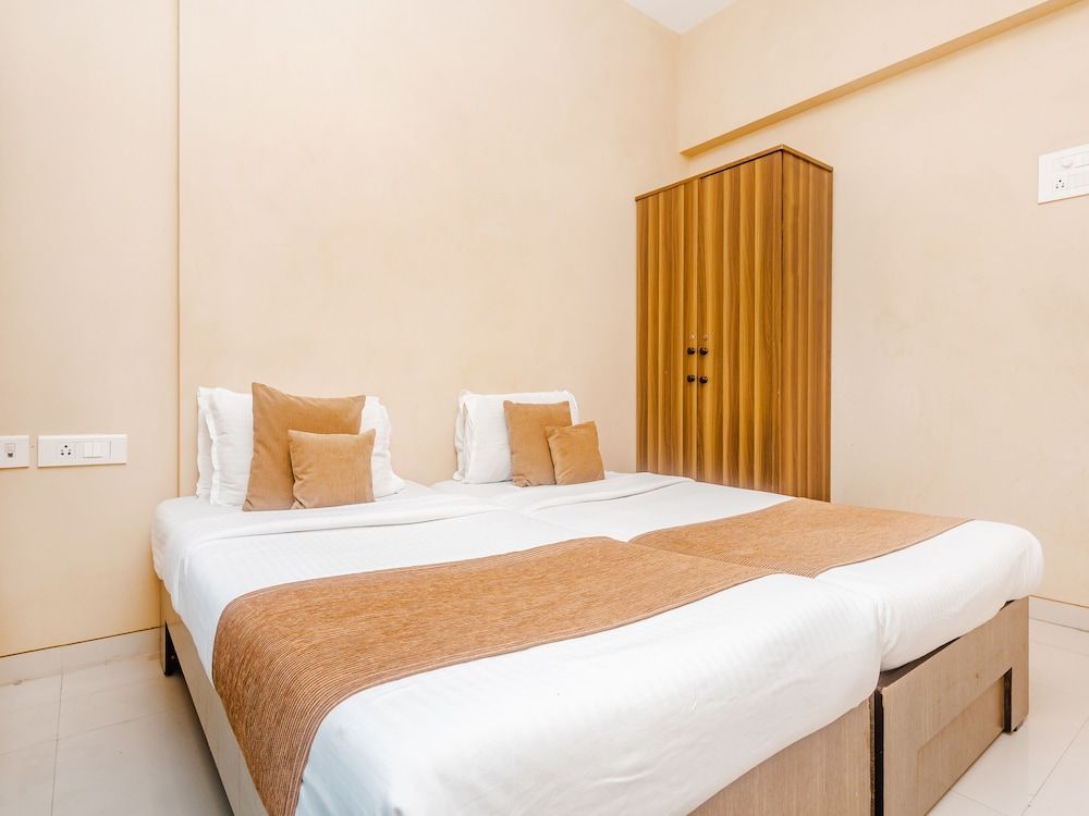 TULIIPSTAYS - Vikhroli Mayfair Hillcrest Deluxe Room 13