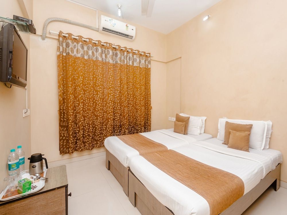 TULIIPSTAYS - Vikhroli Mayfair Hillcrest Deluxe Room 15