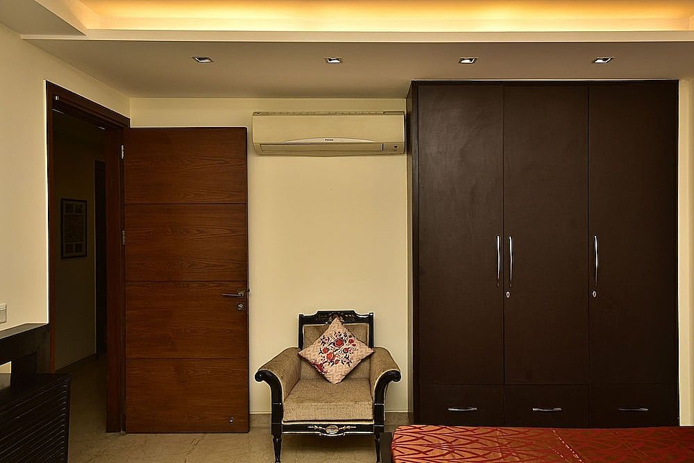 Side Image 2