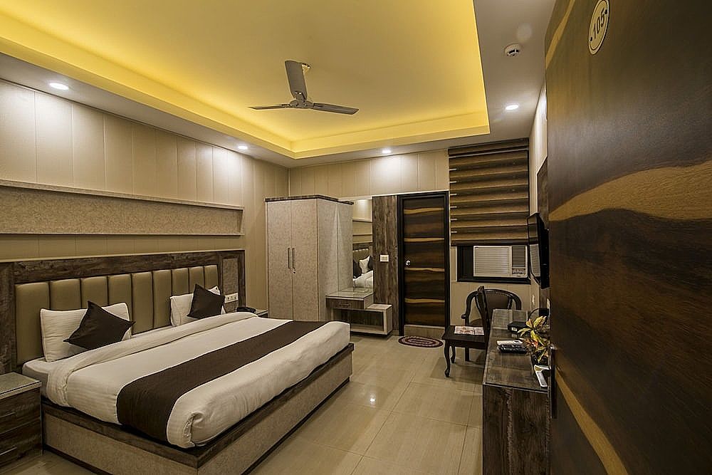 Hotel Mahajan Internatioanal Deluxe Room 2