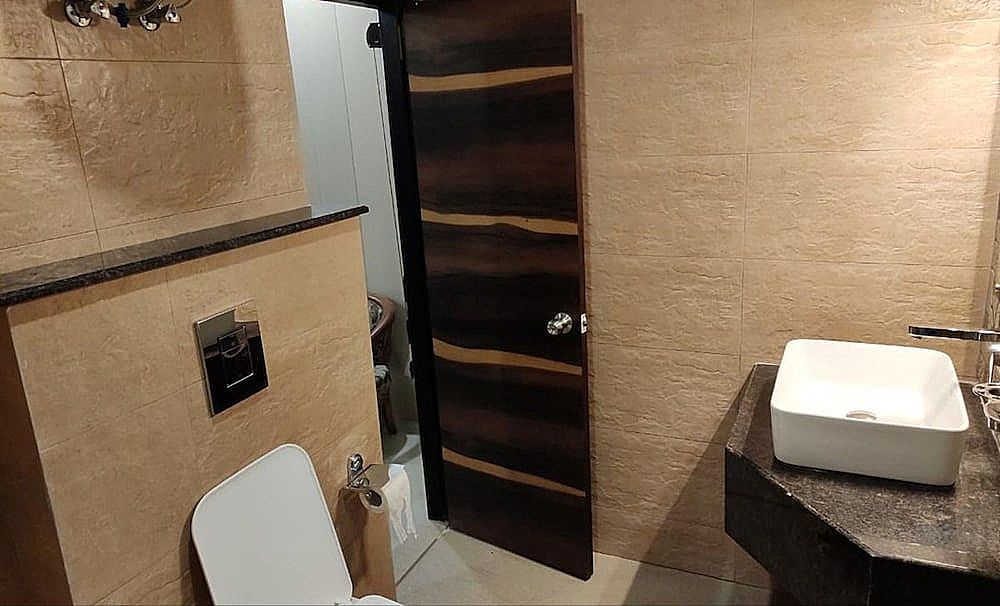 Hotel Mahajan Internatioanal Deluxe Room 21