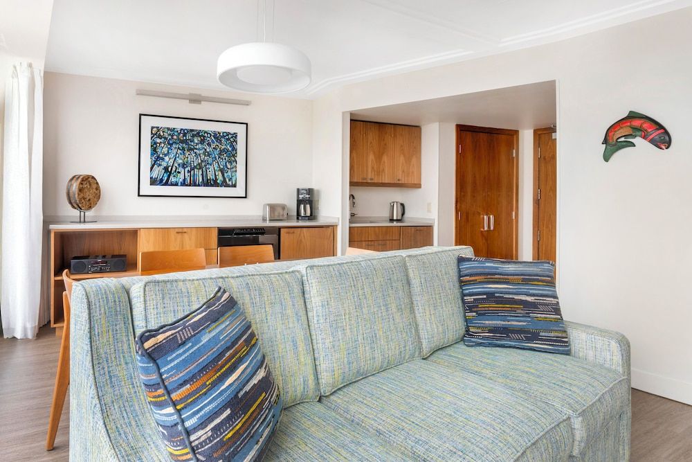 undefined Embarc Vancouver 6
