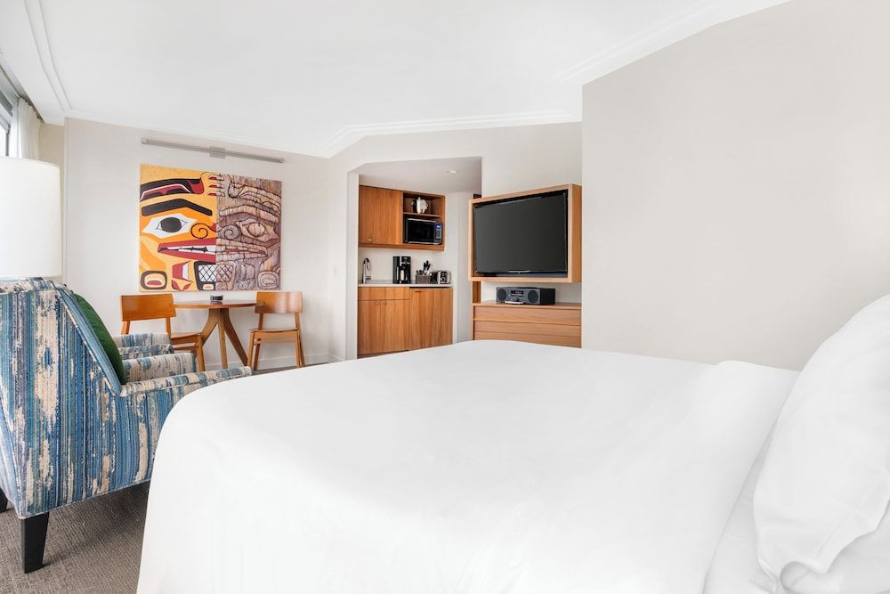 Embarc Vancouver Standard Studio Suite