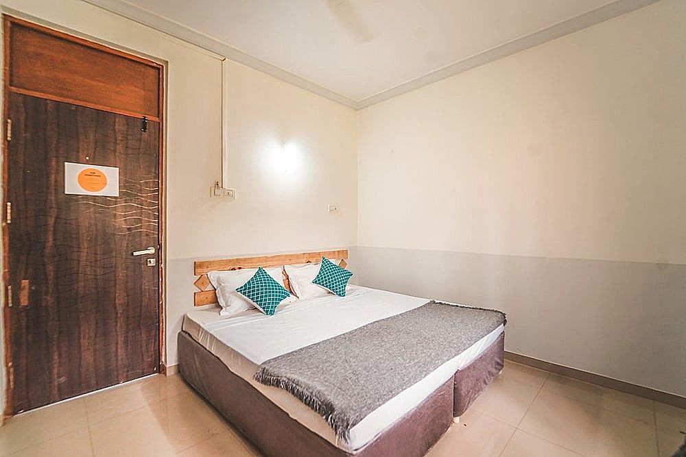 Piggy Hostel Arambol Deluxe Room 4