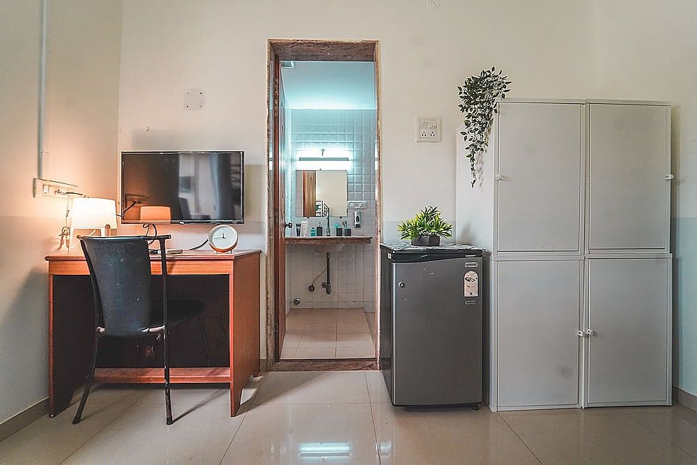 Piggy Hostel Arambol 4 Bed  AC Female Only Dorm 8