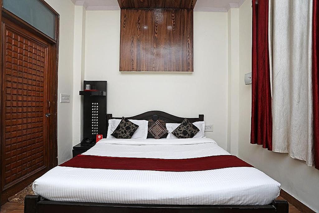 OYO 3814 Stay The Castle Classic Triple Room 10