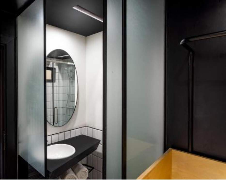 Nuo by Justa Deluxe King Room 3