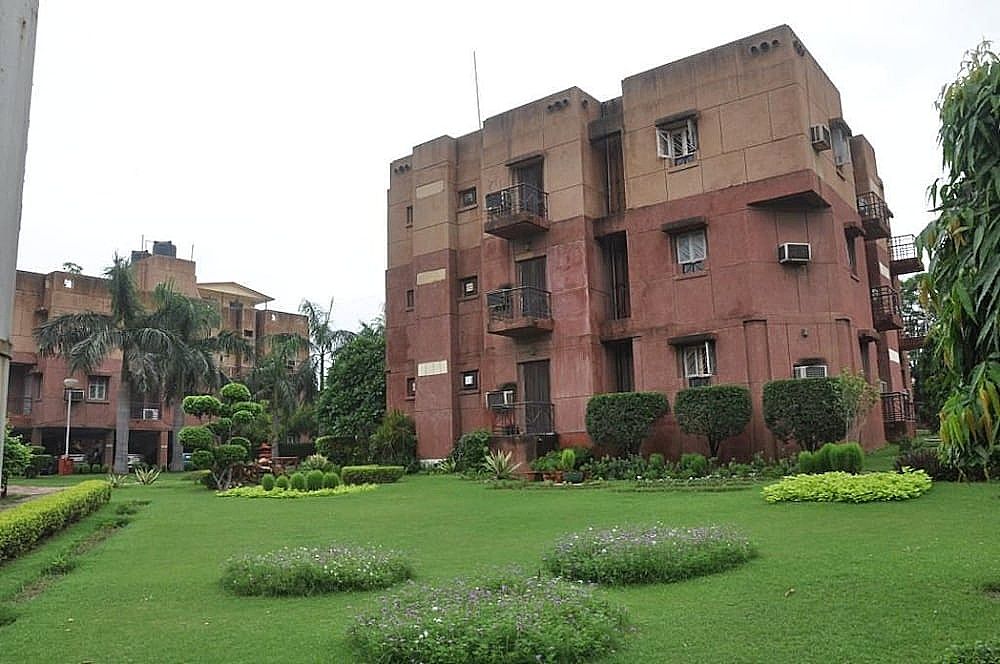 Side Image 2