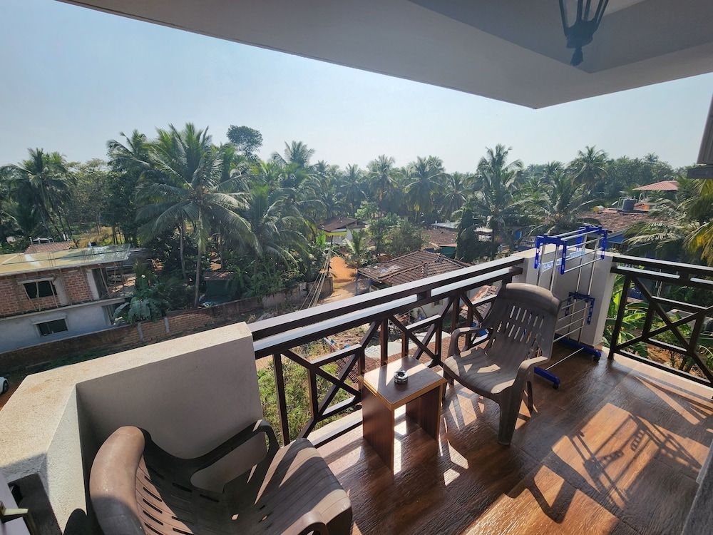 Coastal Suites Apart-Hotel Studio with Village View 2