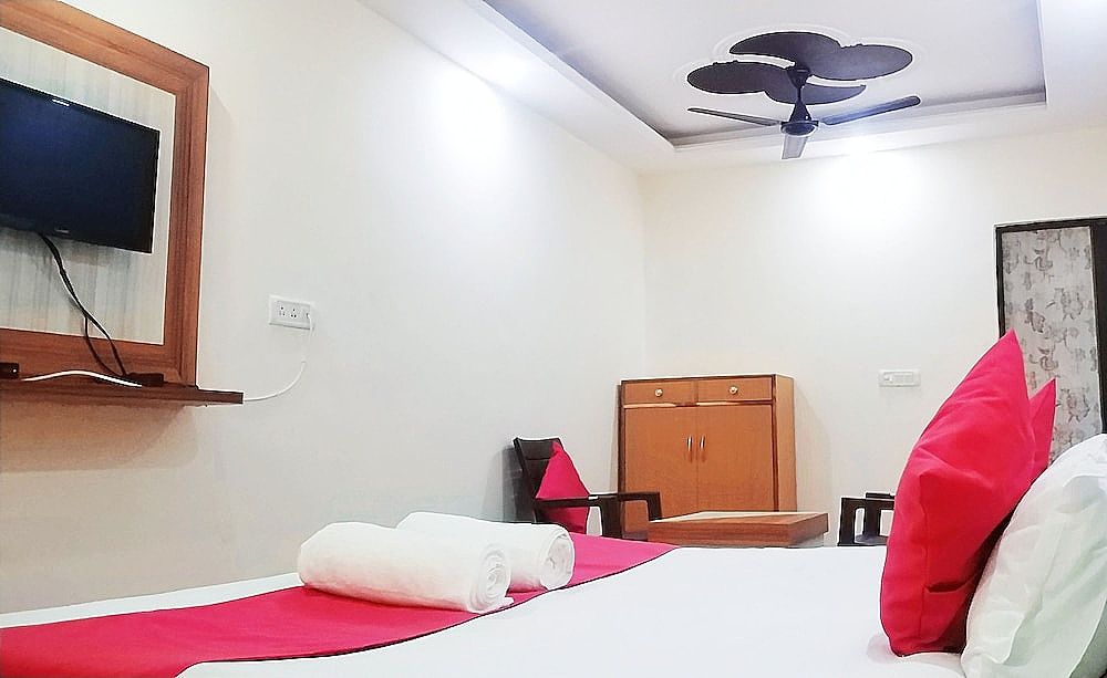 Hotel Keshav Comfort Double Room 6