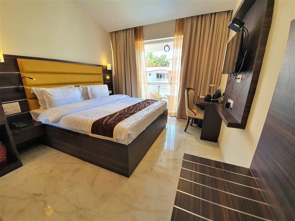 Shanti Solitaire Goa Deluxe City View Room 6