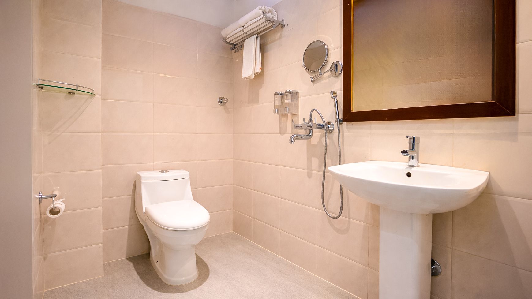 SUMITEL  SHANGRILA Deluxe Double  4