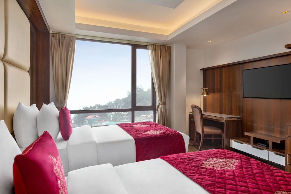 Deluxe Room with Twin Bed and Valley View