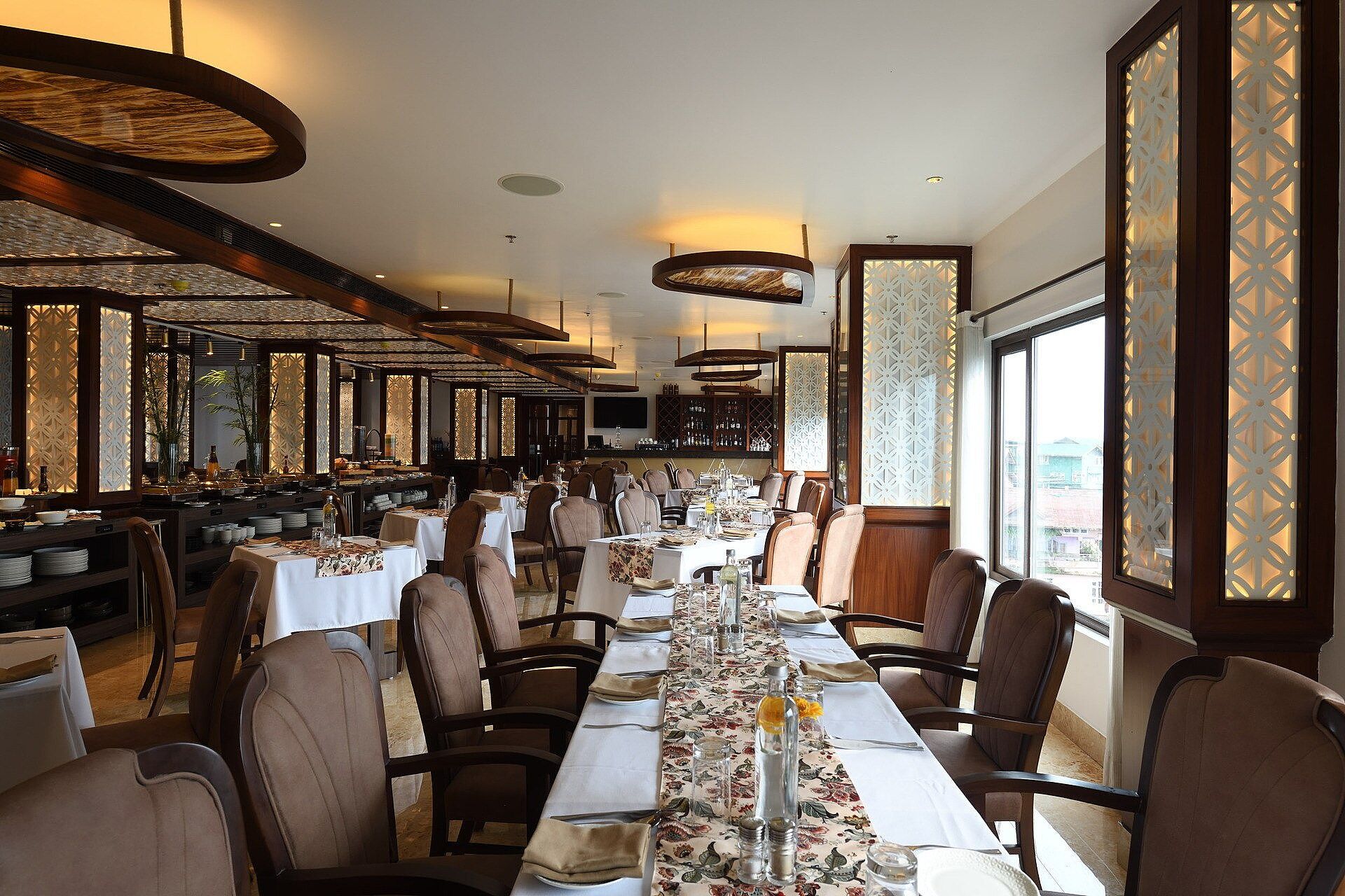 Food & Dining